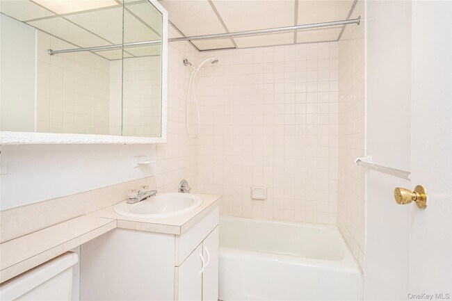 Building Photo - 1155 Warburton Ave