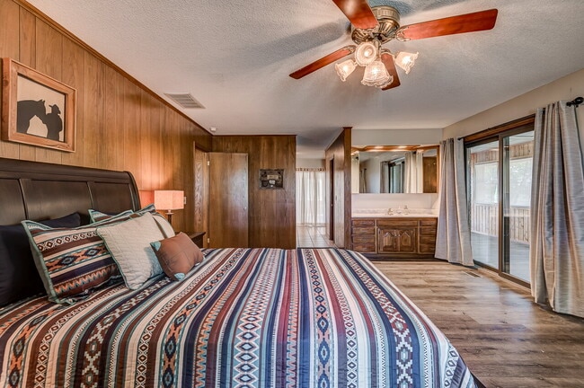 Building Photo - Beautiful country setting, but close to city limits.