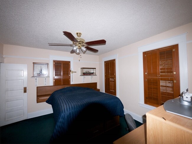 Building Photo - 3914 Herschel St