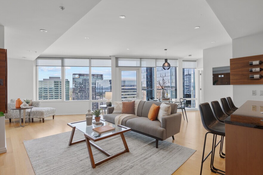 Building Photo - 10700 NE 4th St