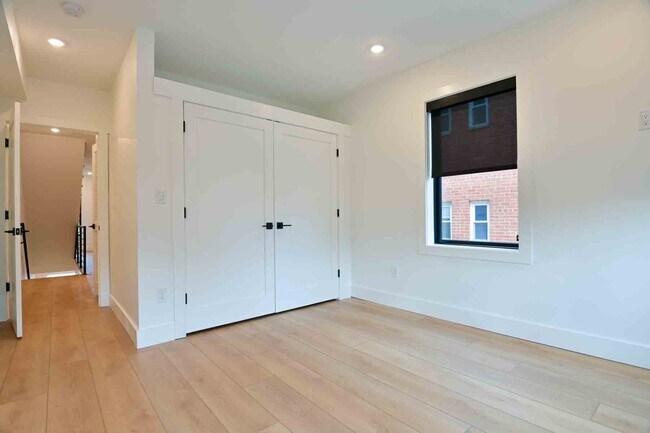 Building Photo - 2639 4th St NE