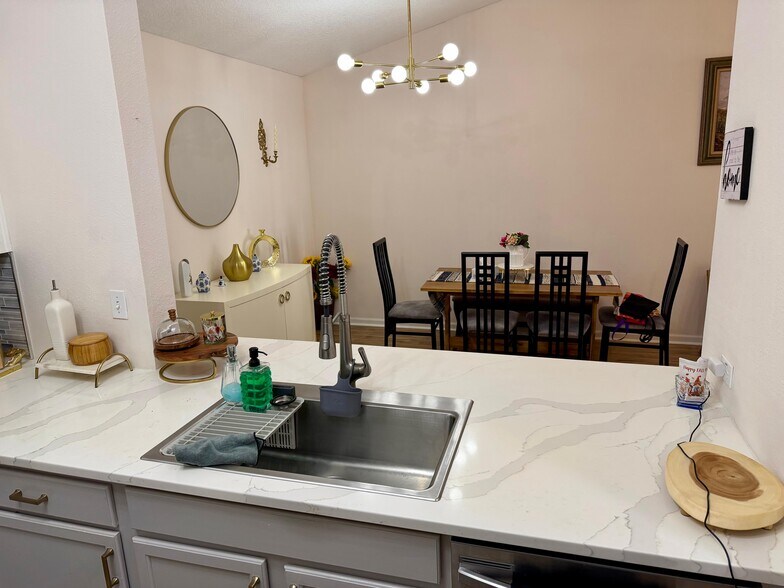 Building Photo - 575 Oakleaf Plantation Pky