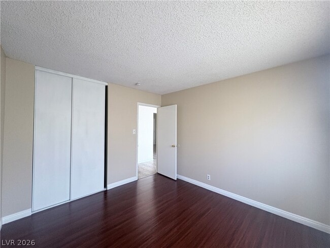 Building Photo - 4104 E Olive St