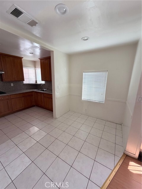 Building Photo - 1943 Gaydon Ave