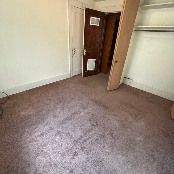 Building Photo - 203 S Homer St