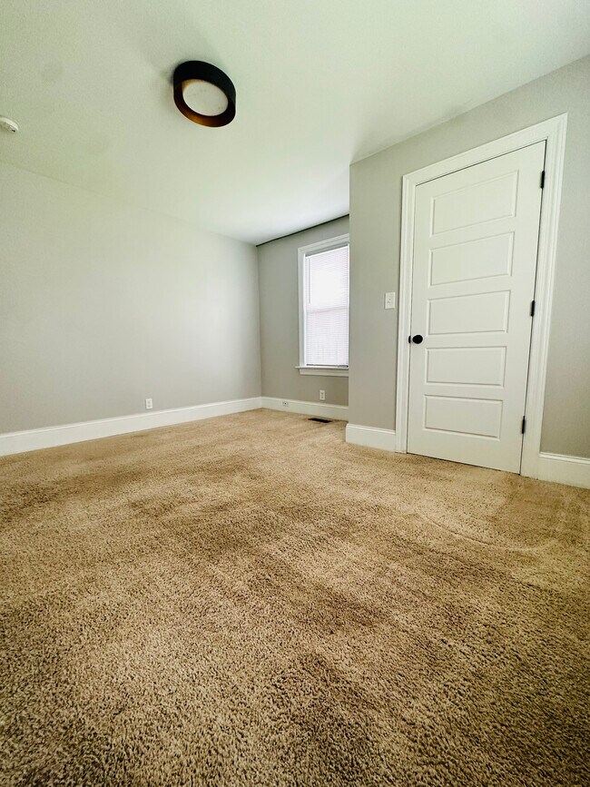 Building Photo - 1817 Knowles St