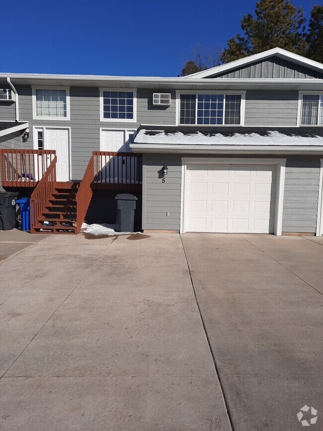 Building Photo - 2 BED | 2 BATH | TOWNHOME | SINGLE GARAGE ...