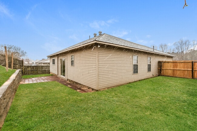 Building Photo - 2995 Wild Berry Dr