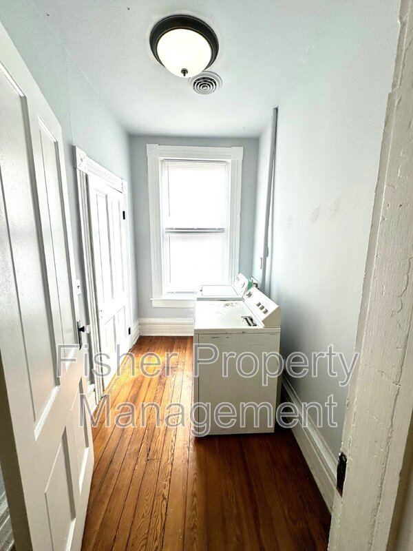 Building Photo - 104 E Leigh St