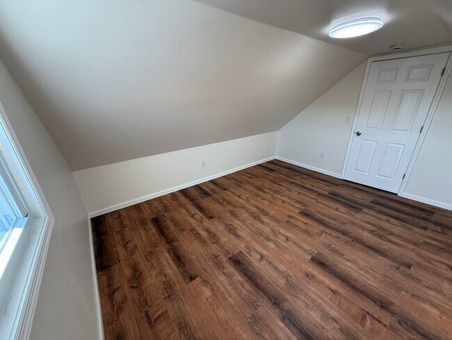 Building Photo - 129 W 20th St