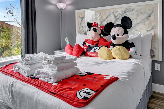 Building Photo - 8303 Palm Pkwy