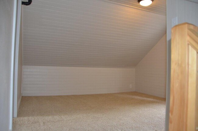 Building Photo - Completely Renovated Cottage in Crown Park...
