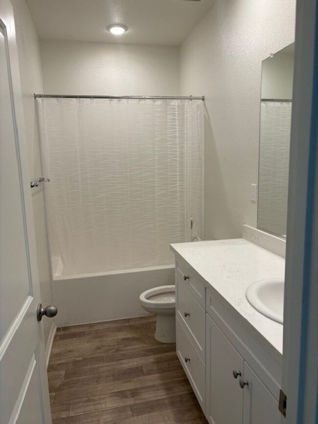 Building Photo - 3 Bedroom + Office, 2 Bath Home with Solar...
