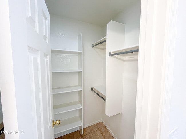 Building Photo - 1282 W Macaw Dr