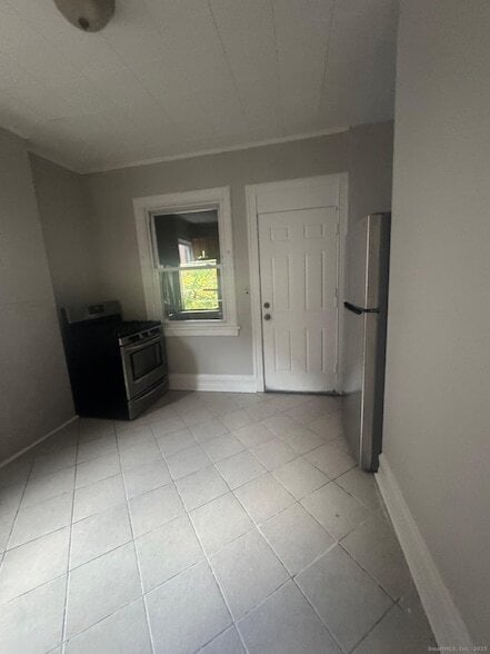 Building Photo - 287 Dover St