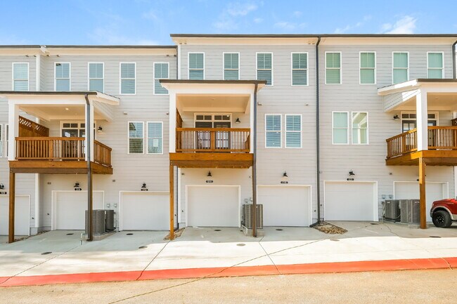 Building Photo - 514 Alice Wy