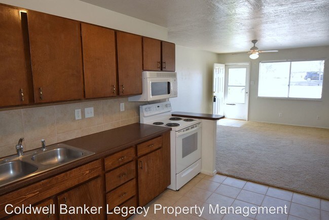 Building Photo - 9408 Candelaria Rd NE