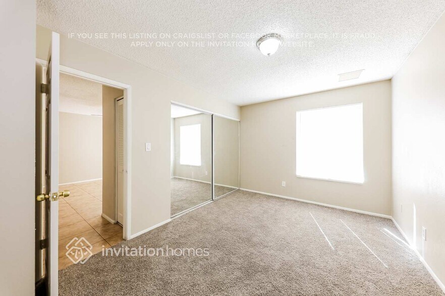 Building Photo - 6938 W Haven Ave