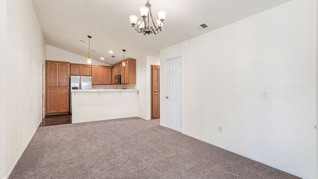 Building Photo - 5710 Fox Creek Dr
