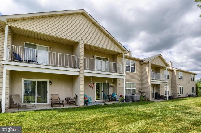Building Photo - 136 Cardinal Ln