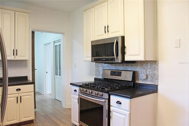 Building Photo - 1718 E Elm Rd