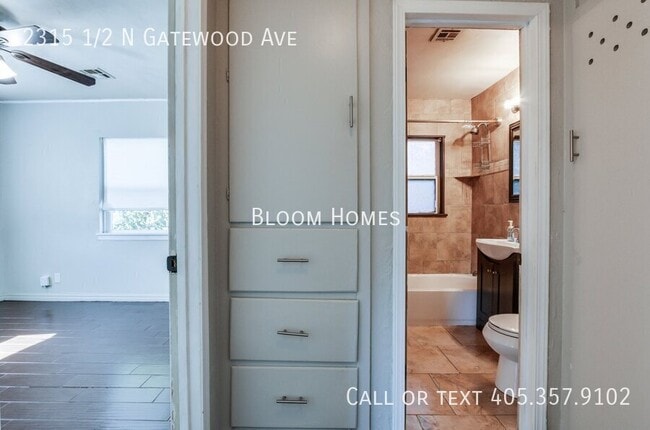 Building Photo - 2315 1/2 N Gatewood Ave-