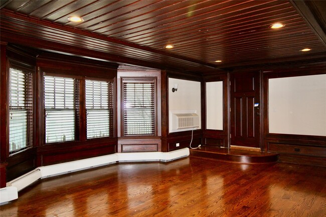 Building Photo - 158 Woodbine Ave