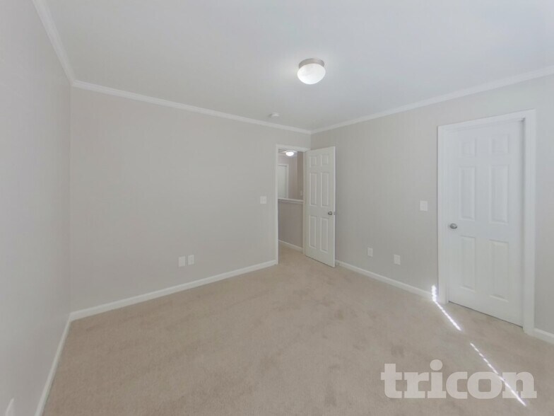 Building Photo - 153 Chesterbrook Ln