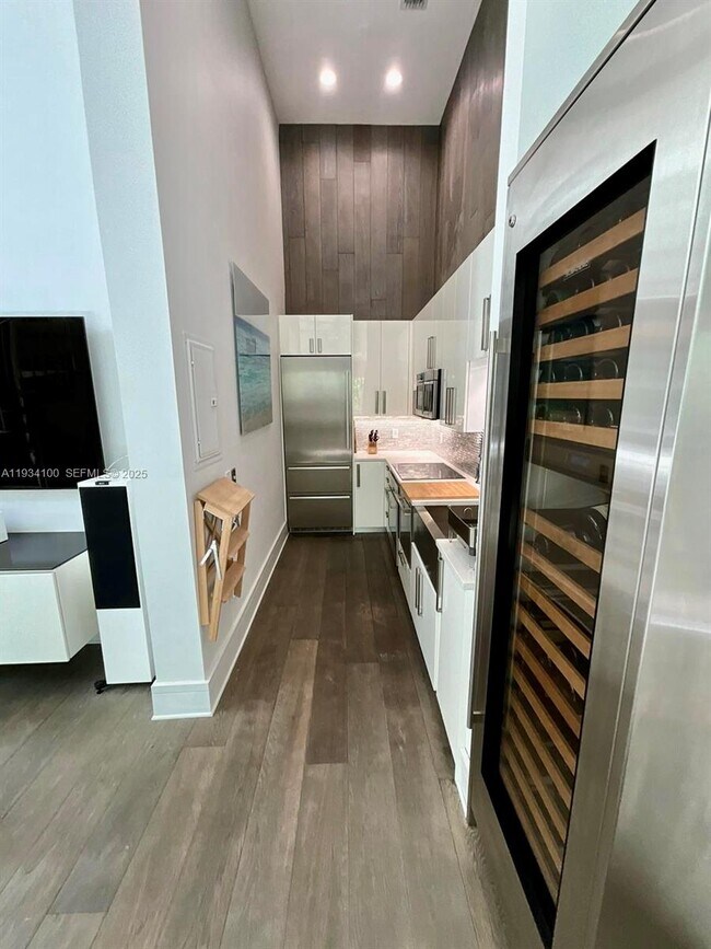 Building Photo - 221 Jefferson Ave