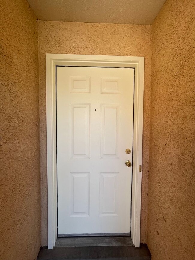 Building Photo - Charming 3-bedroom, 2-bathroom Home locate...
