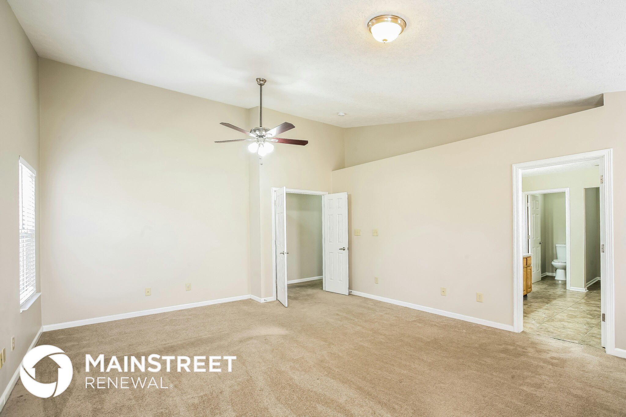 Building Photo - 11705 Rossmore Dr