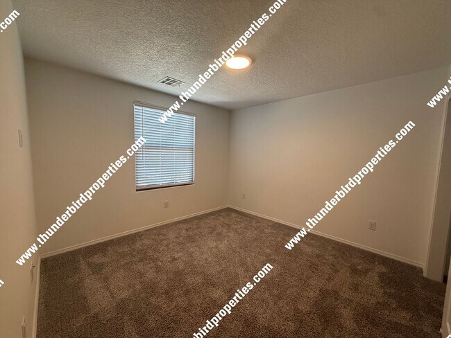 Building Photo - 2605 Stryker Road Southeast
