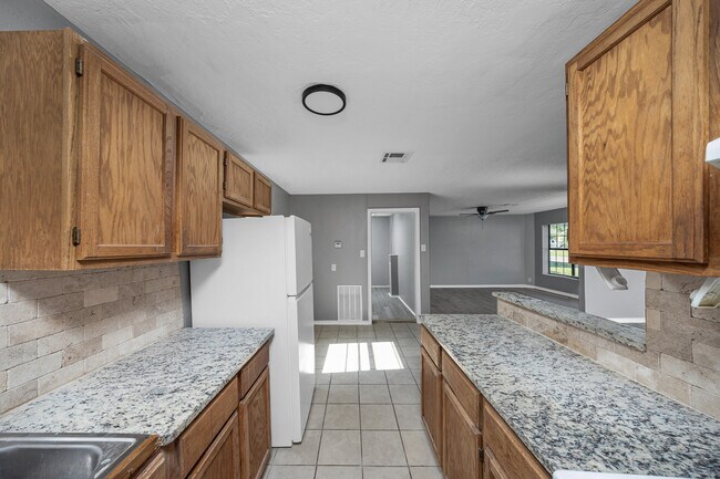 Building Photo - 816 NW 33rd St
