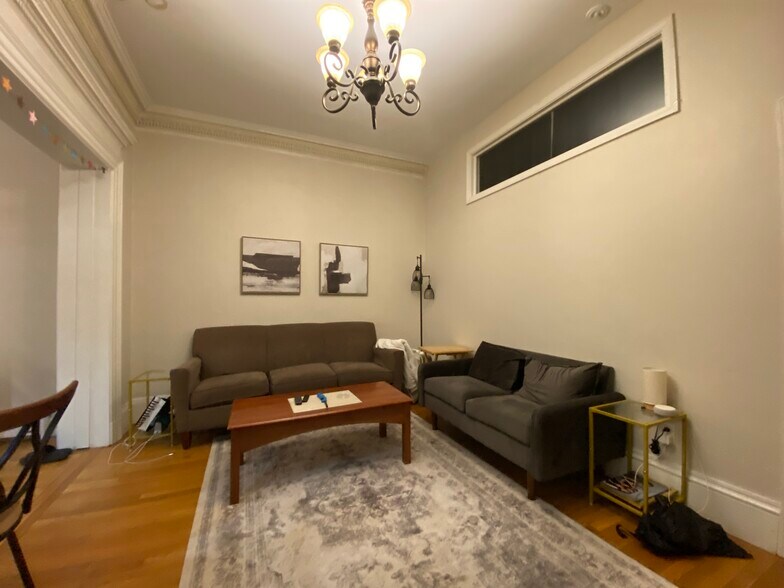 Building Photo - 42 Fenway