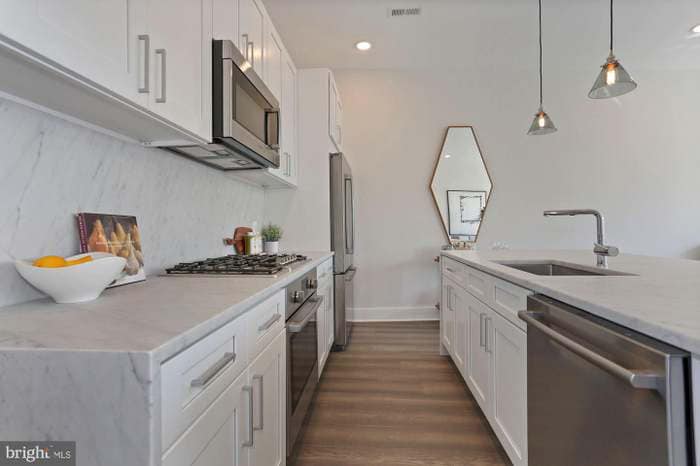 Building Photo - 1255 Penn St NE