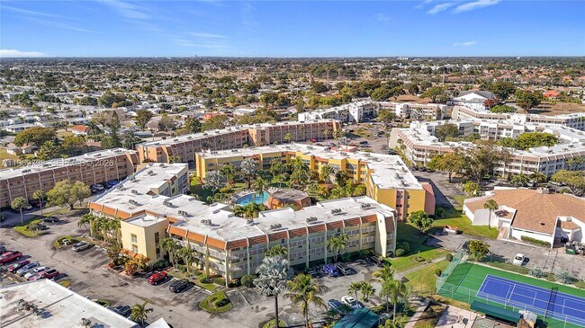 Building Photo - 6750 Royal Palm Blvd