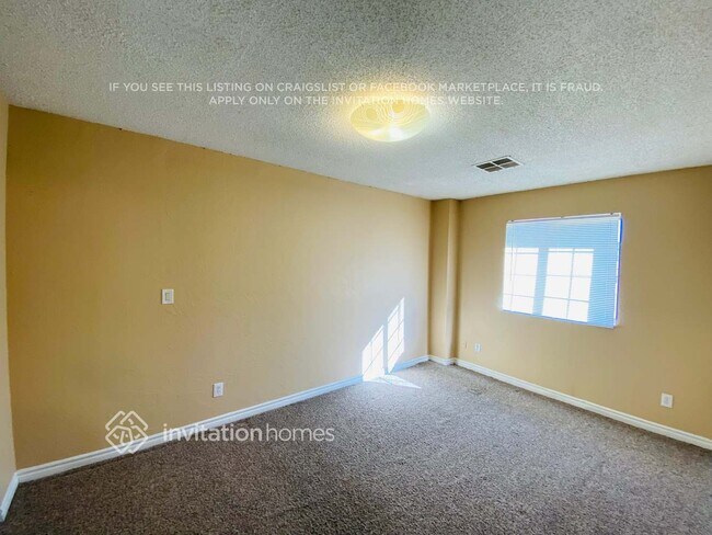 Building Photo - 4712 E Carson Rd