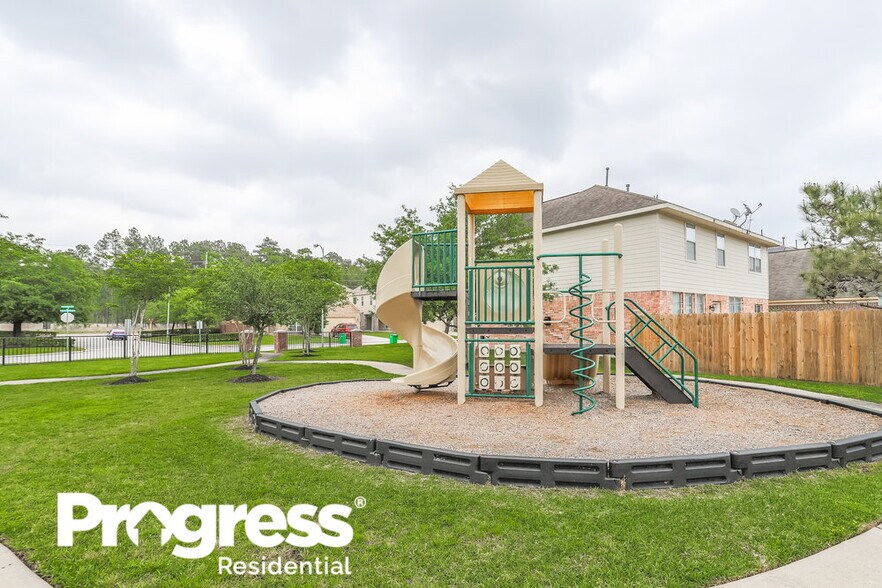 Building Photo - 4939 Forest Hurst Dr