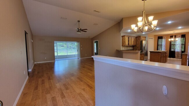 Building Photo - Citrus Springs 4/2/2