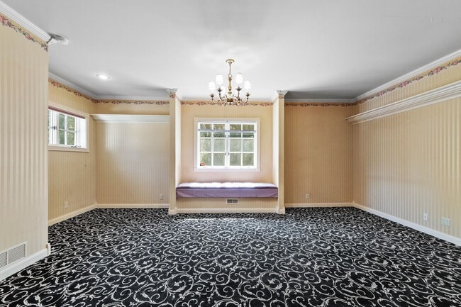 Building Photo - "Experience Luxury Living: Expansive 4-Bedroom Retreat Estate with Scenic Views and Elegant Finis...