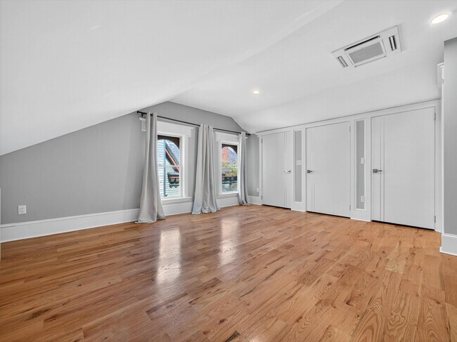 Building Photo - 70 Sherman Pl