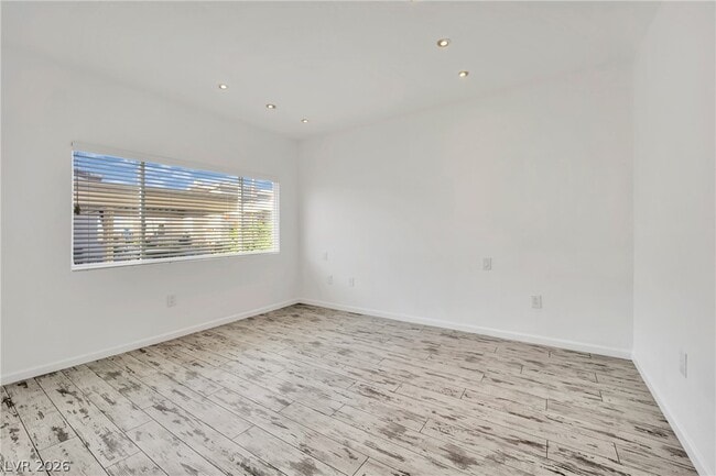 Building Photo - 8725 W Flamingo Rd