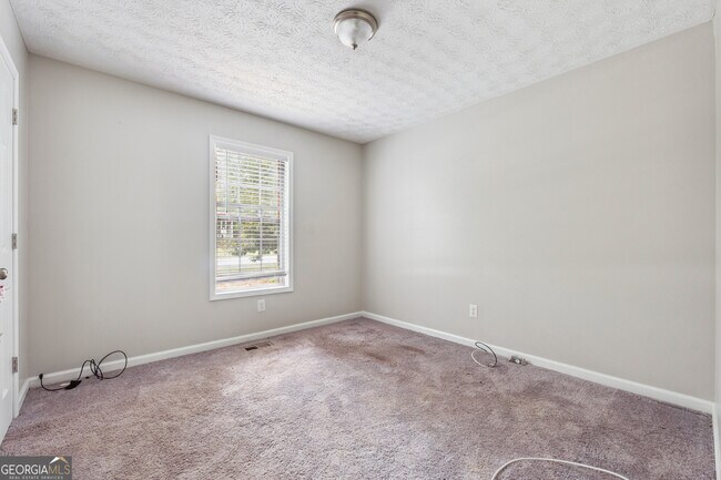 Building Photo - 6851 Alexander Pkwy