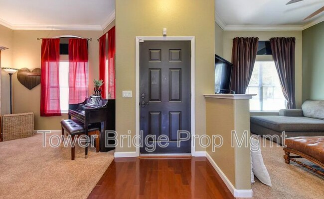 Building Photo - 42 Striped Moss Ct