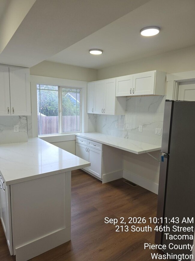 Building Photo - 213 S 46th St