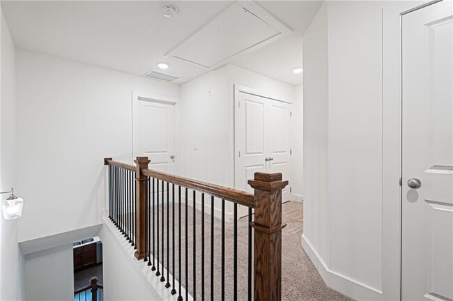 Building Photo - 6256 Hillandale Dr