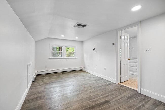 Building Photo - 62 Pound Ridge Rd