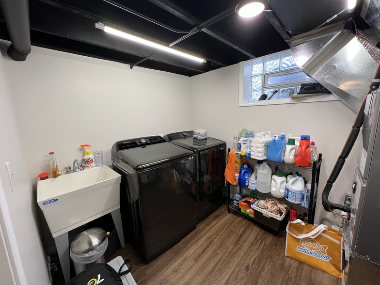 Laundry Room - 111 North Clara Pl