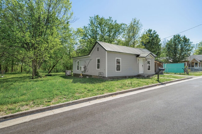 Building Photo - 2706 Quincy St