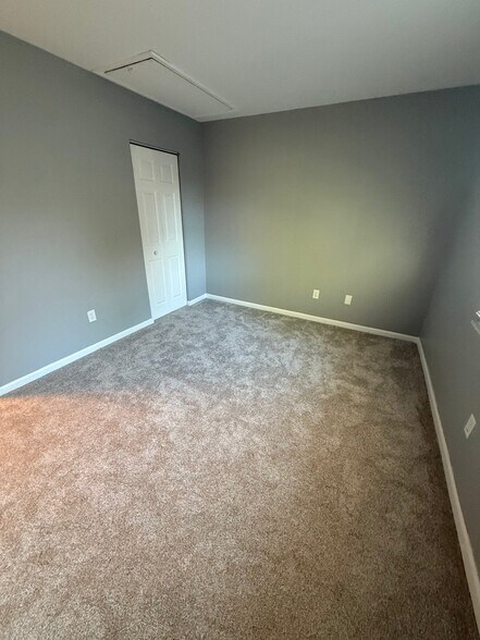 Building Photo - 1301 Lowland Ct